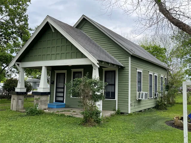 $1,250 | 207 South 1st Street, La Porte, TX 77571