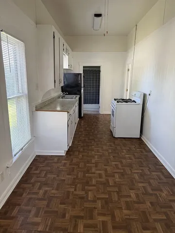 $1,250 | 207 South 1st Street, La Porte, TX 77571