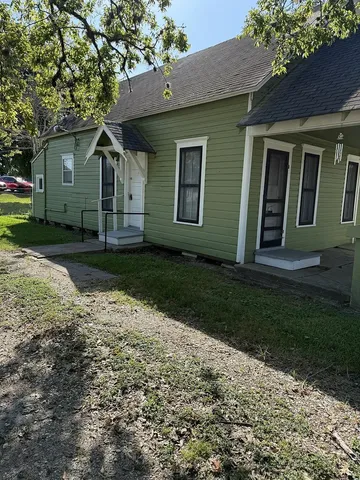 $1,250 | 207 South 1st Street, La Porte, TX 77571