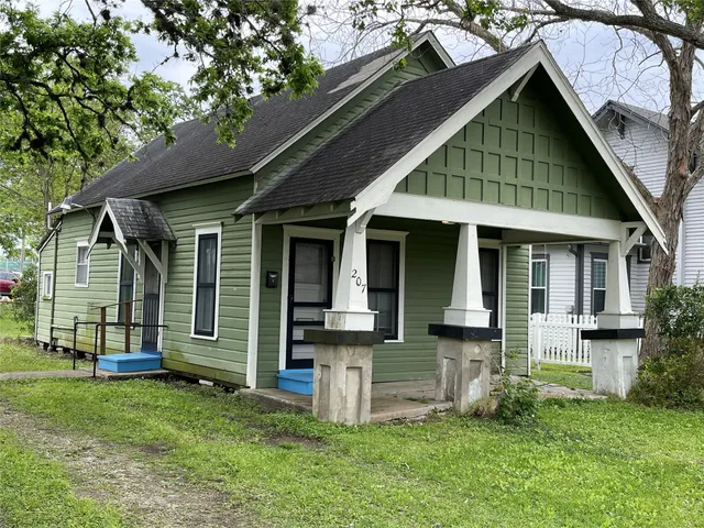 $1,250 | 207 South 1st Street, La Porte, TX 77571