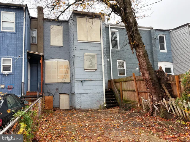 a house view with a outdoor space