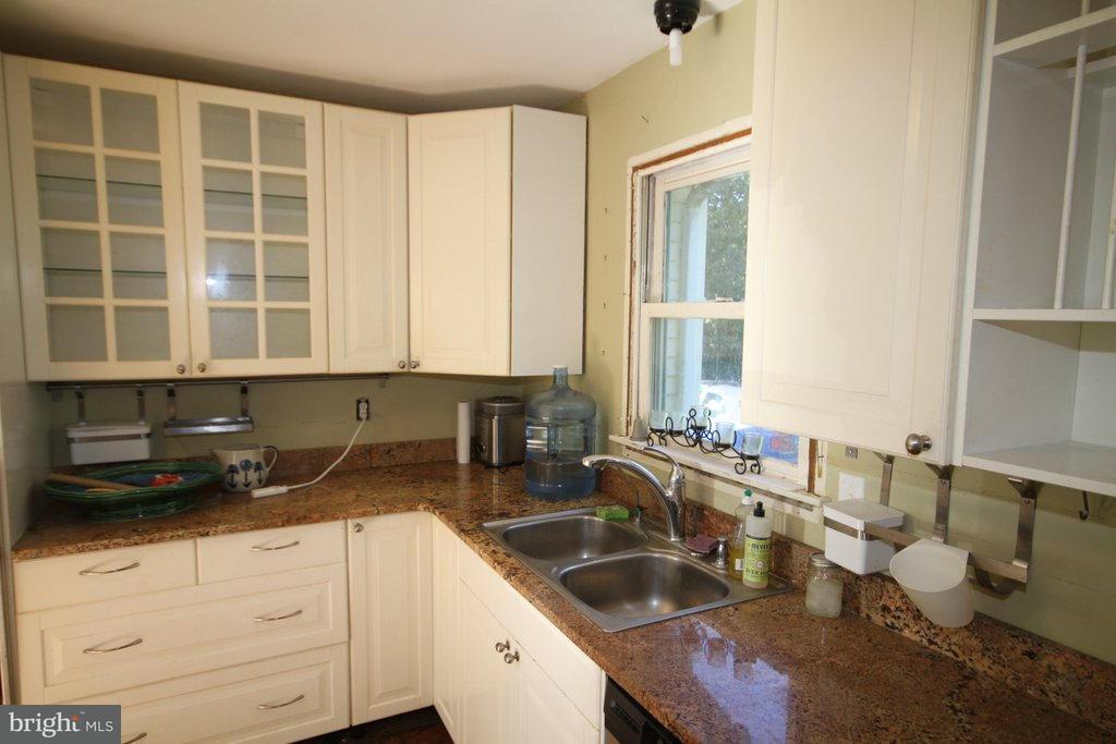 130 Sego Sago Road Lititz, PA 17543 - Photo 4 of 12
