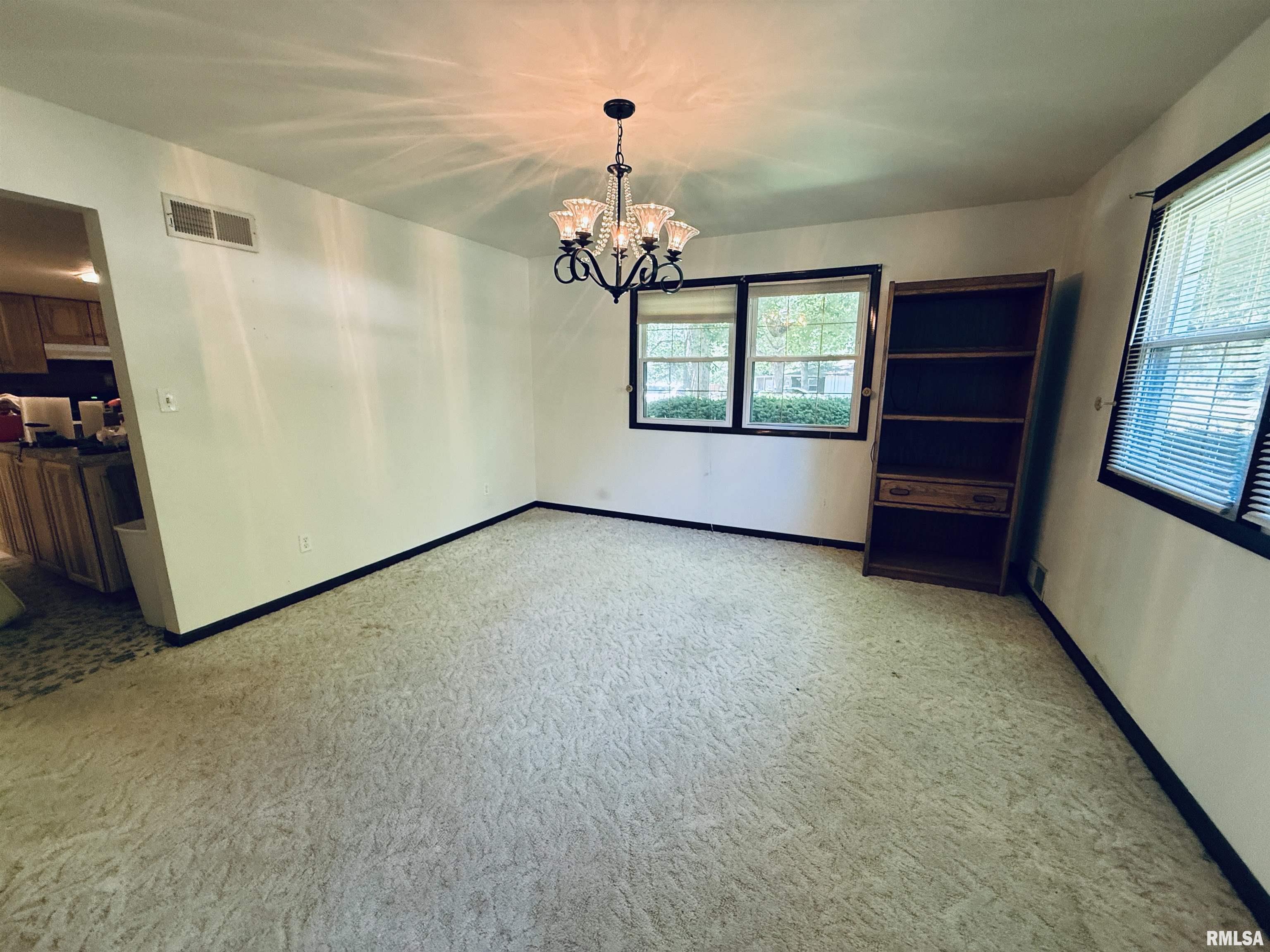 1533 Hickory Point Road Metamora, IL 61548 - Photo 6 of 22