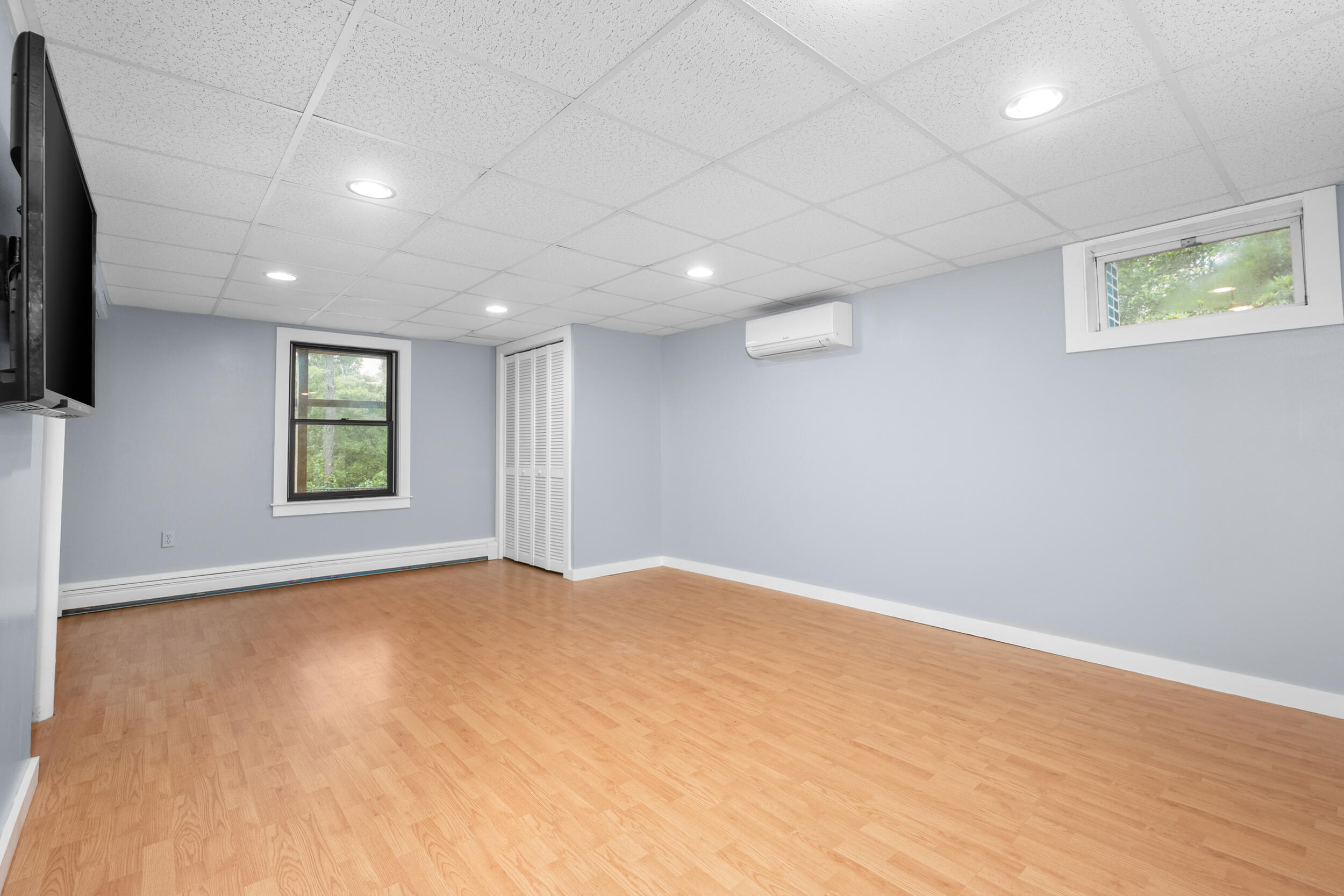 24 Chickadee Circle Chatham, MA 02633 - Photo 26 of 44 an empty room with windows