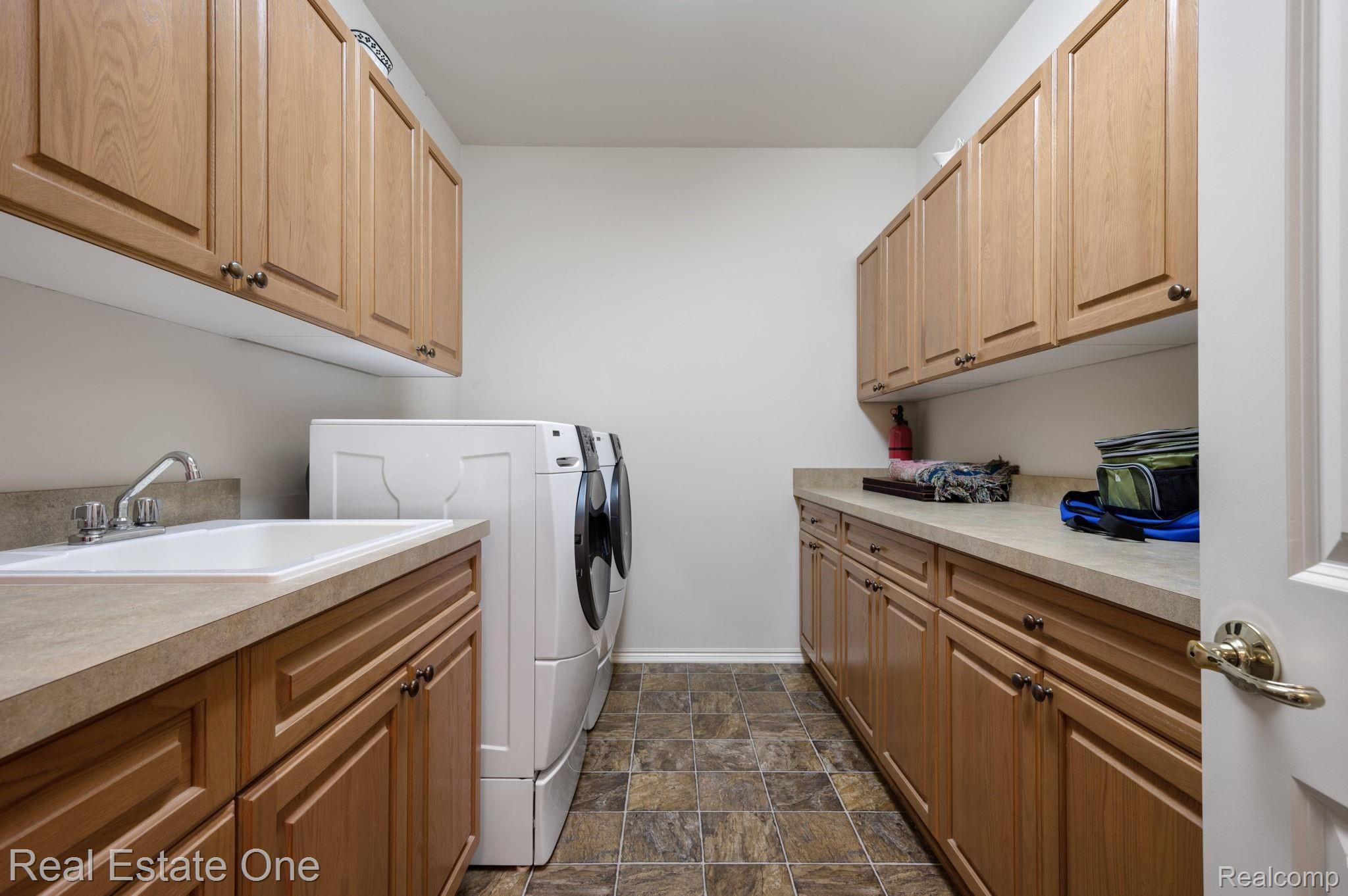 5144 Brecon Court Rochester, MI 48306 - Photo 16 of 51 19-web-or-mls-5144-Brecon-Ct-19.jpg