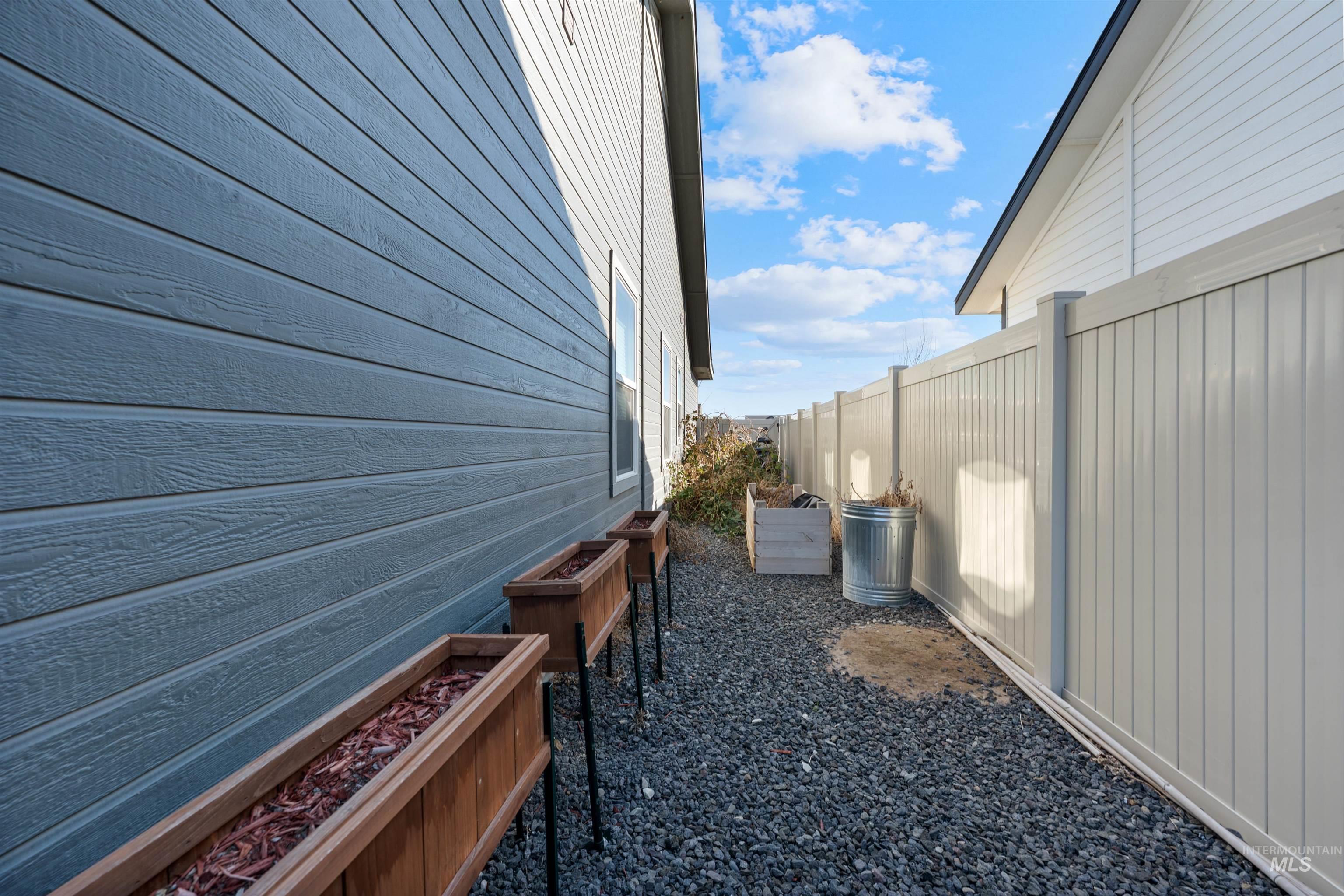 1005 Kenbrook Loop Twin Falls, ID 83301 - Photo 40 of 47 View of side of home