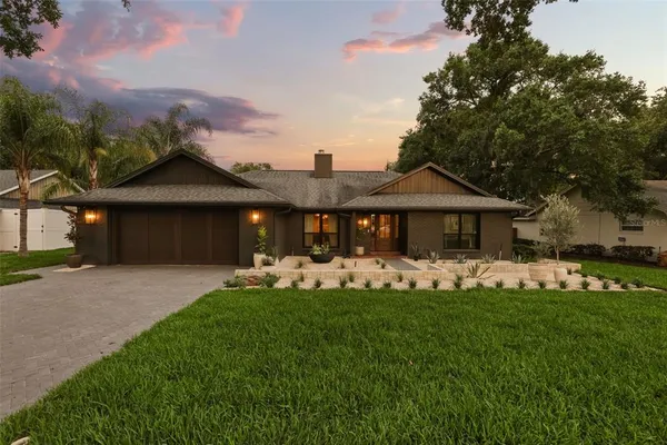 $899,000 | 908 Versailles Circle, Maitland, FL 32751
