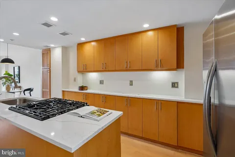 $736,500 | 912 F Street Northwest, Unit 709, Washington, DC 20004