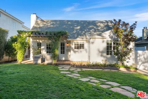 $4,050,000 | 1023 Centinela Avenue, Santa Monica, CA 90403