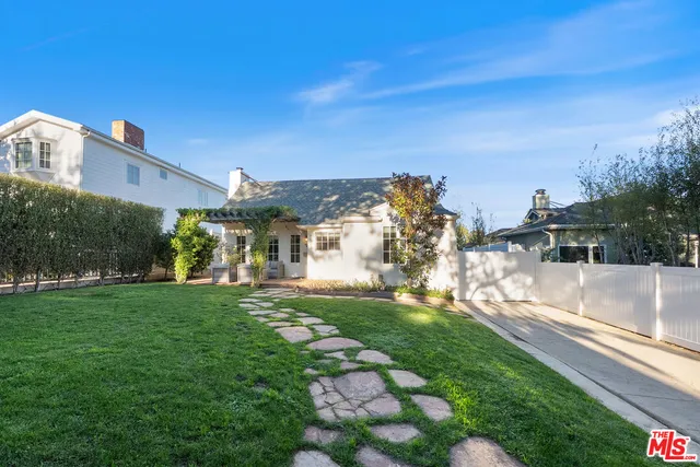 $4,050,000 | 1023 Centinela Avenue, Santa Monica, CA 90403