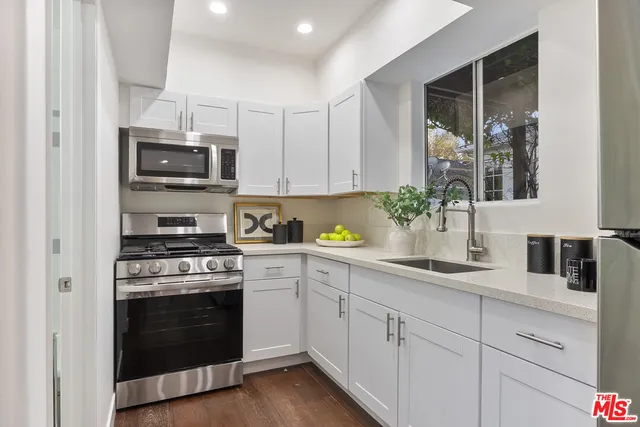 $4,050,000 | 1023 Centinela Avenue, Santa Monica, CA 90403