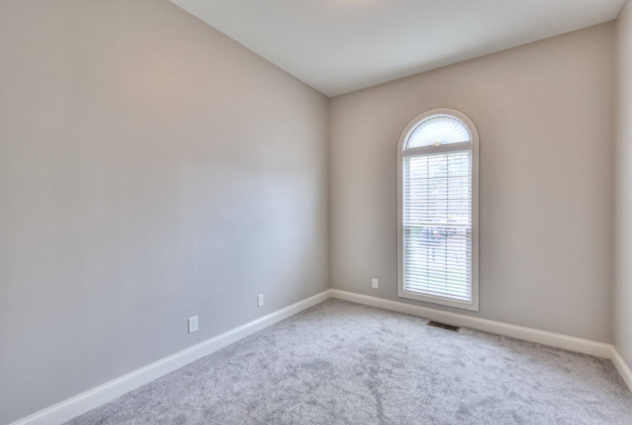 2017 Stonebrook Circle Mount Juliet, TN 37122 - Photo 23 of 39 an empty room with windows