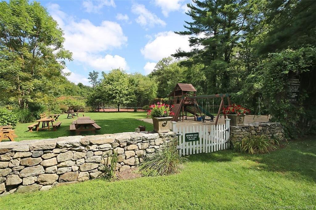 B Bridge Road South Weston, CT 06883 - Photo 3 of 9