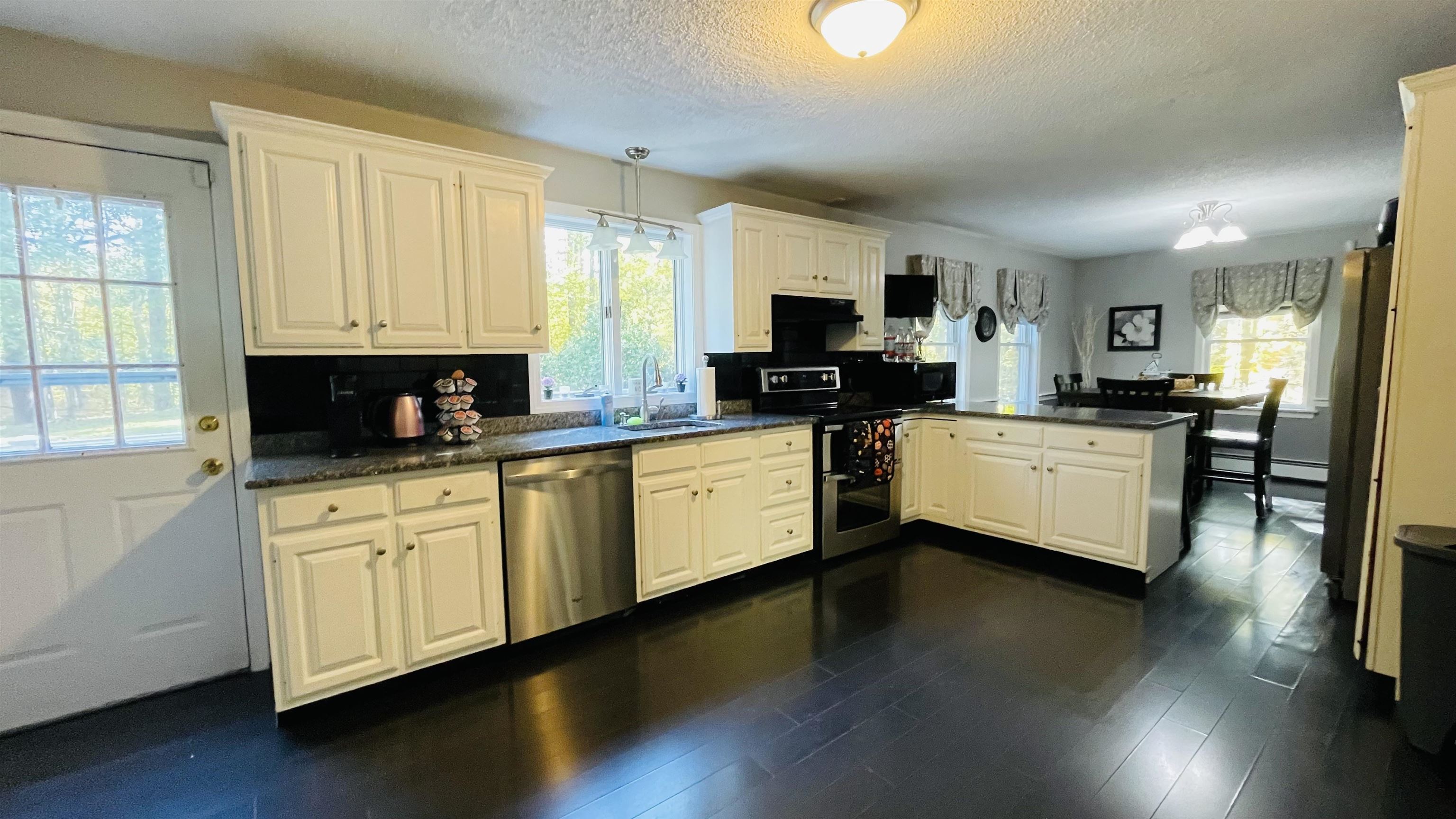 219 Range Road Windham, NH 03087 - Photo 4 of 22