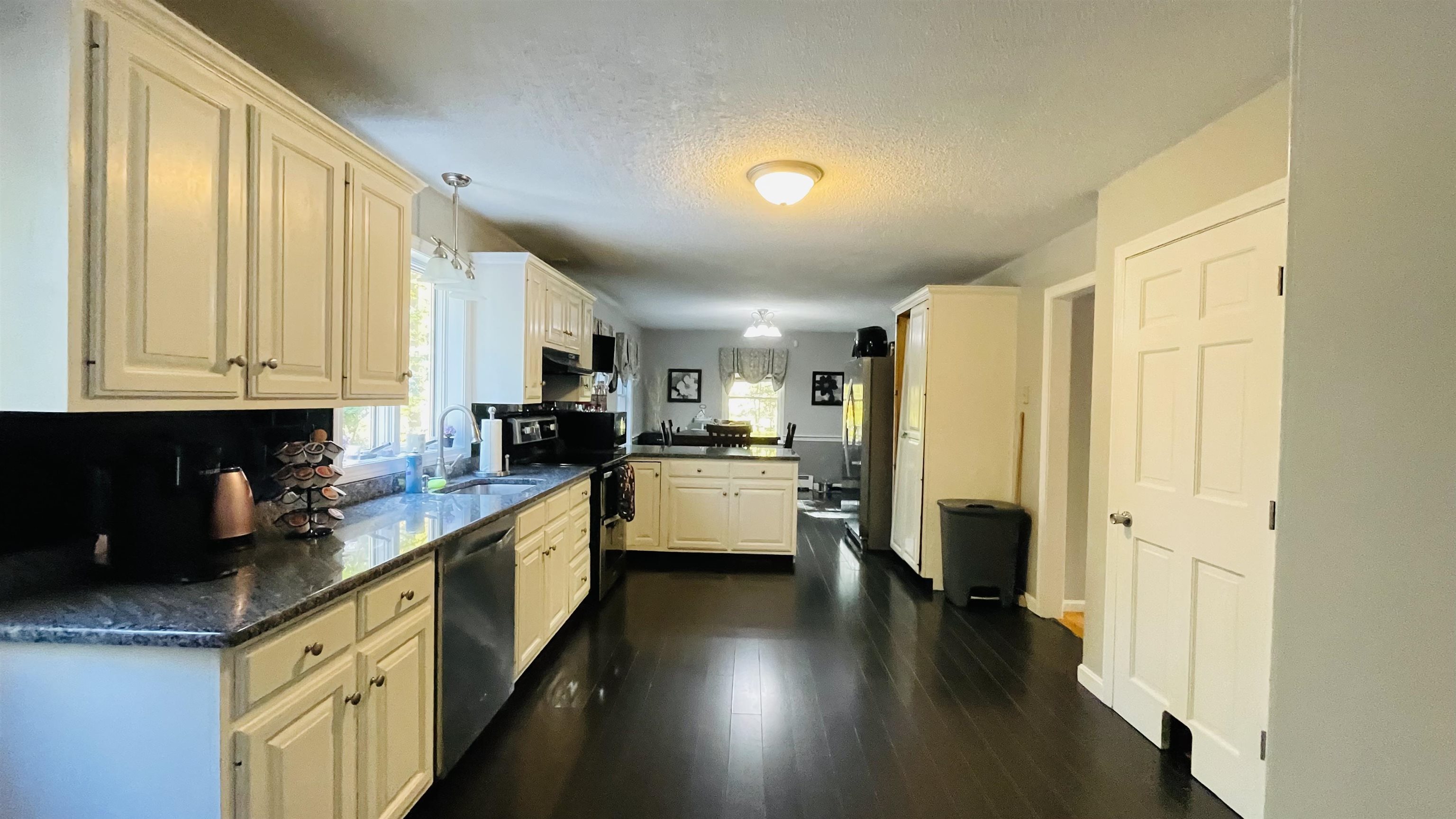 219 Range Road Windham, NH 03087 - Photo 5 of 22