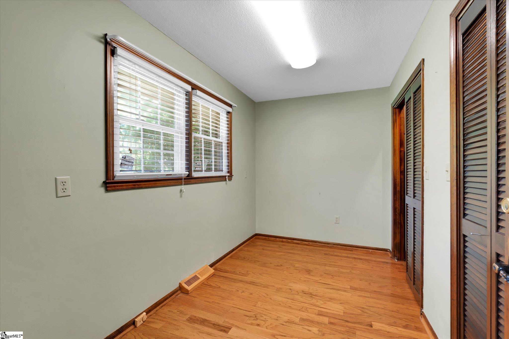 503 Lawrence Road Anderson, SC 29624 - Photo 11 of 48