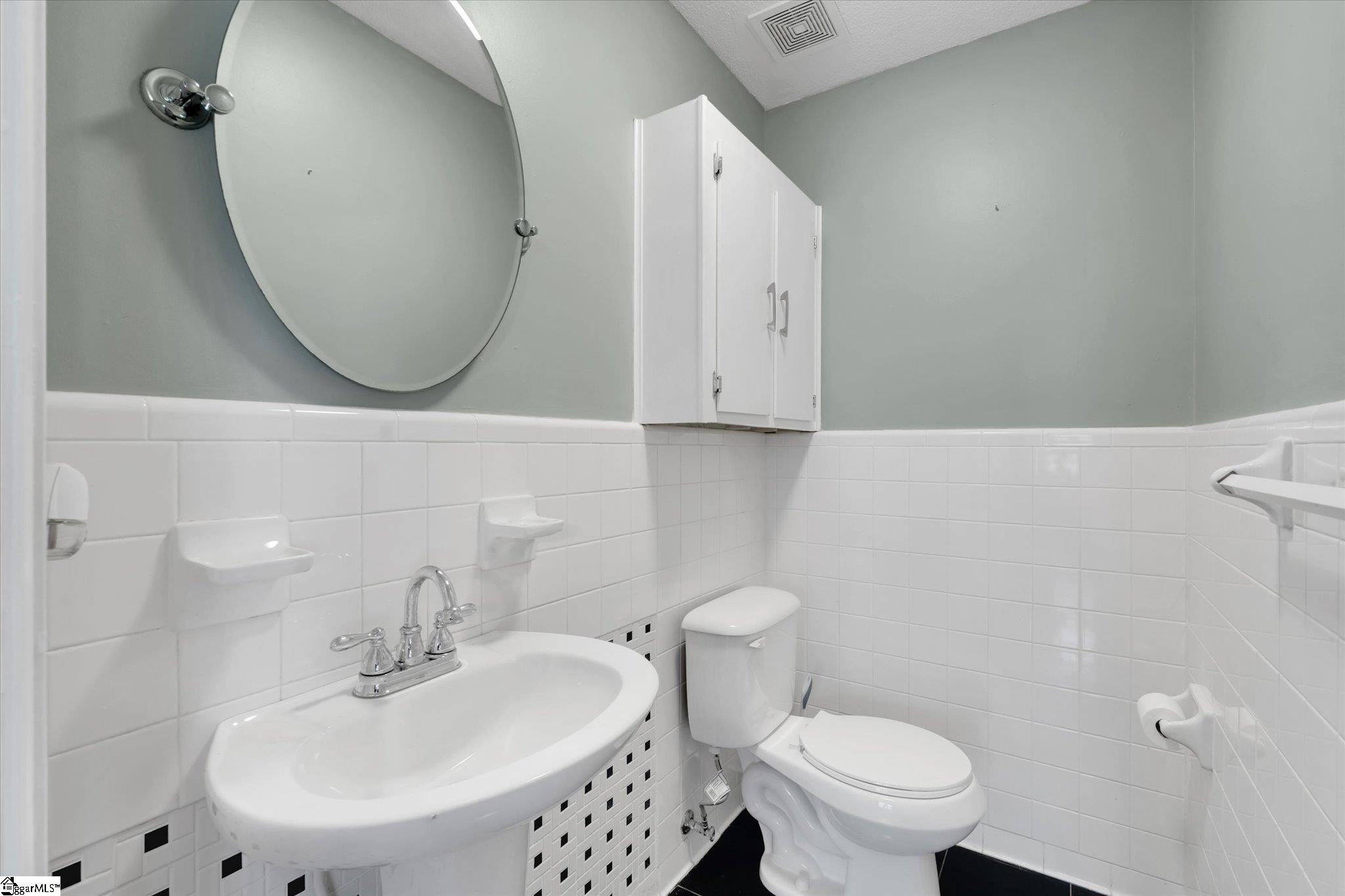 503 Lawrence Road Anderson, SC 29624 - Photo 12 of 48