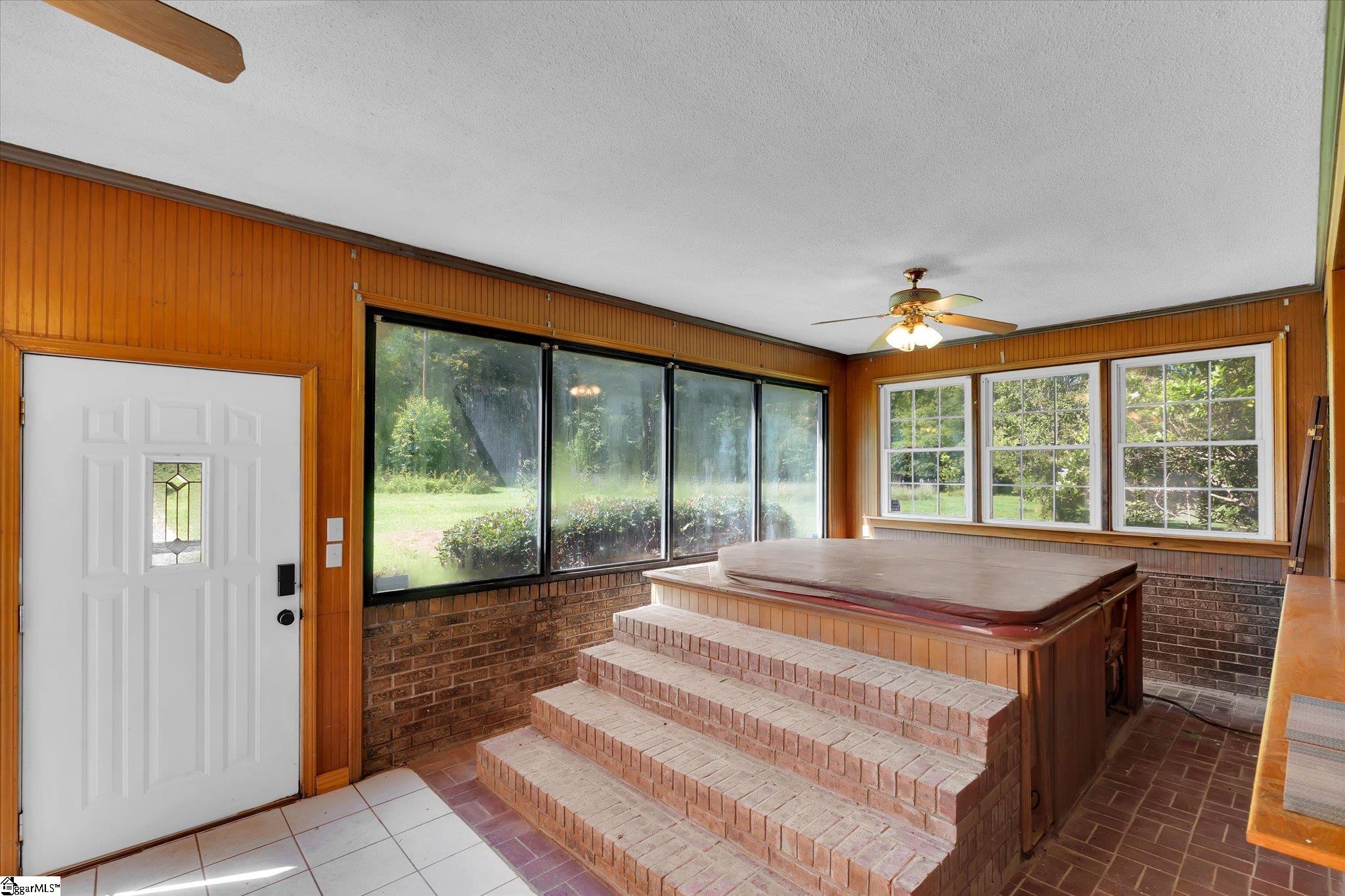 503 Lawrence Road Anderson, SC 29624 - Photo 7 of 48