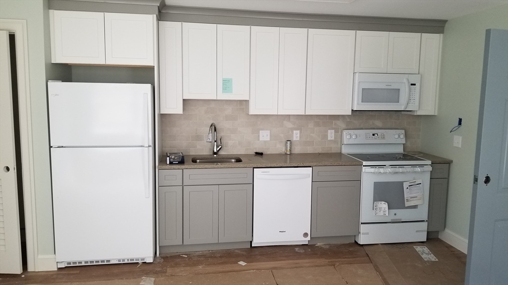 462 A Main, Unit 5 Amherst, MA 01002 - Photo 2 of 5