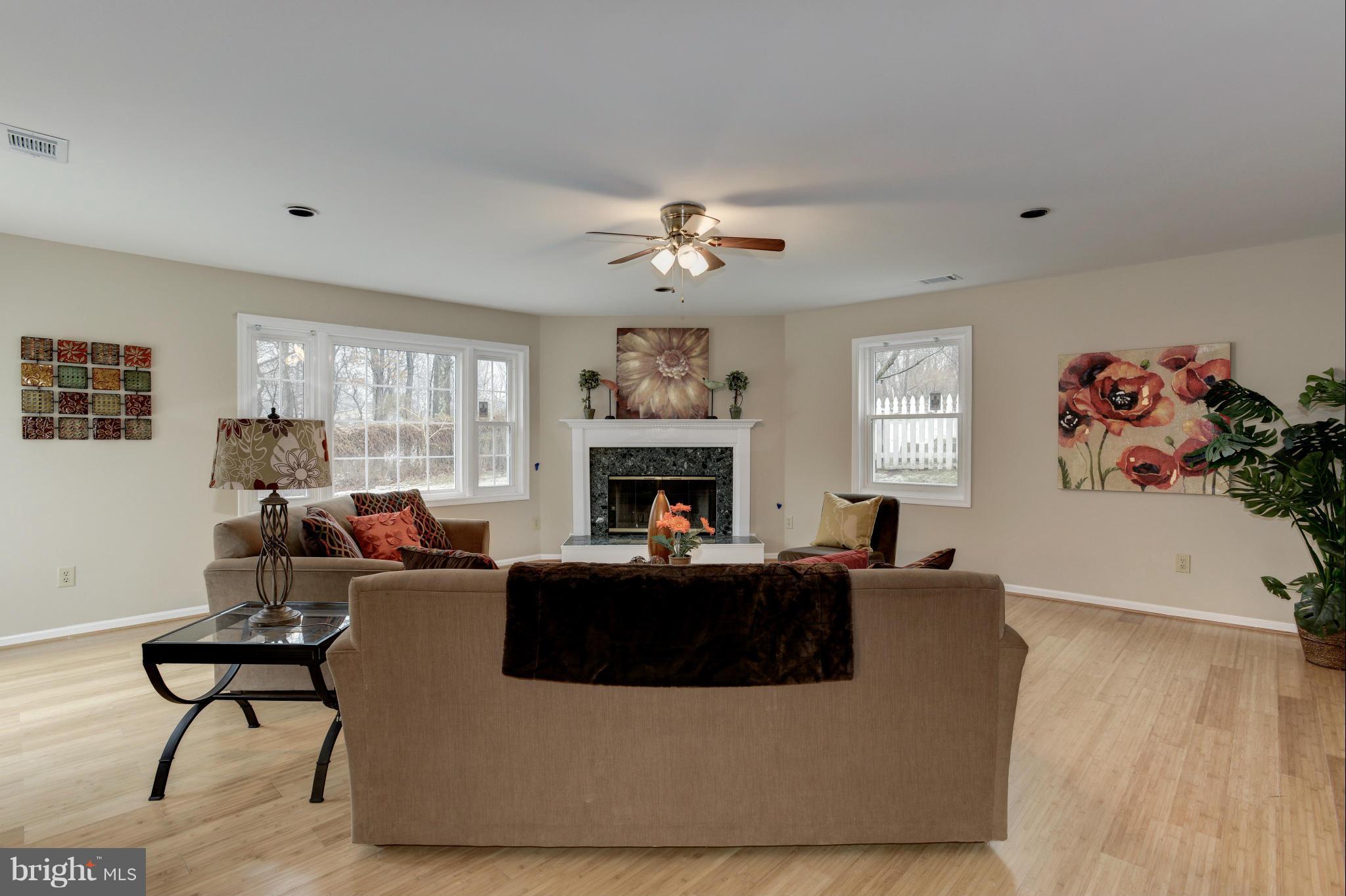 13209 Jasper Road Fairfax, VA 22033 - Photo 11 of 30 Large Family Room Addition off of Kitchen