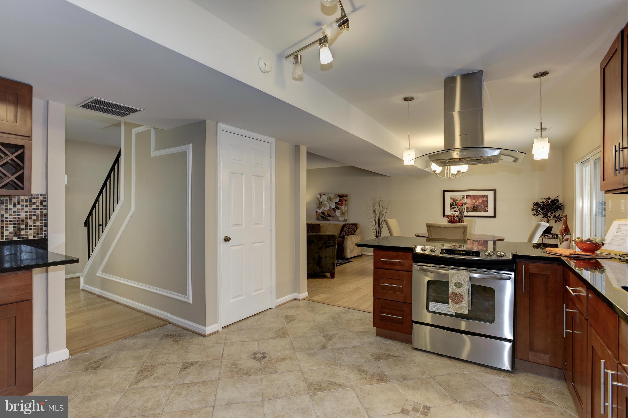 13209 Jasper Road Fairfax, VA 22033 - Photo 9 of 30 Kitchen