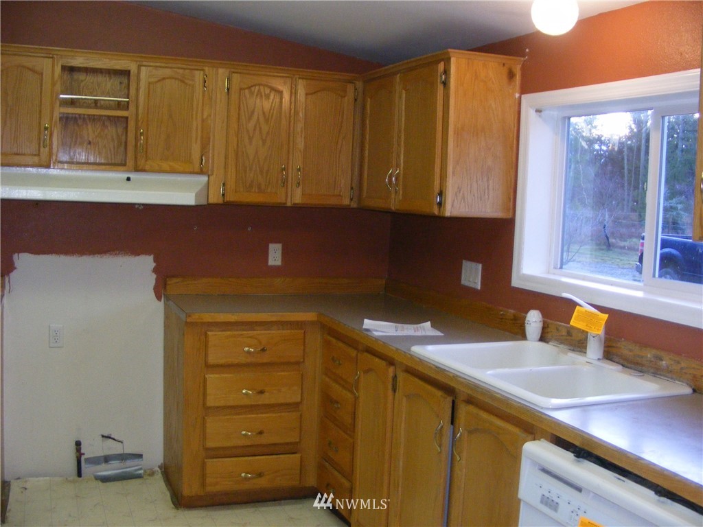 12603 Reo Road Southeast Rainier, WA 98576 - Photo 11 of 14 Gallery Image 11
