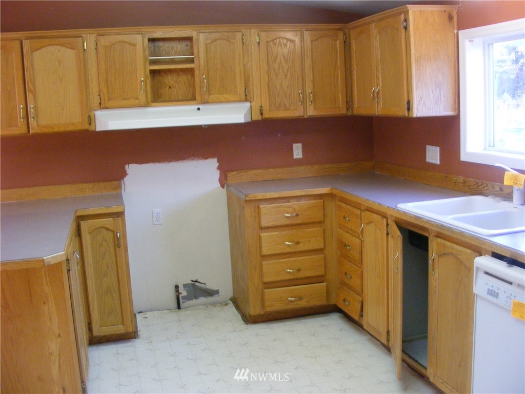 12603 Reo Road Southeast Rainier, WA 98576 - Photo 3 of 14 Gallery Image 3