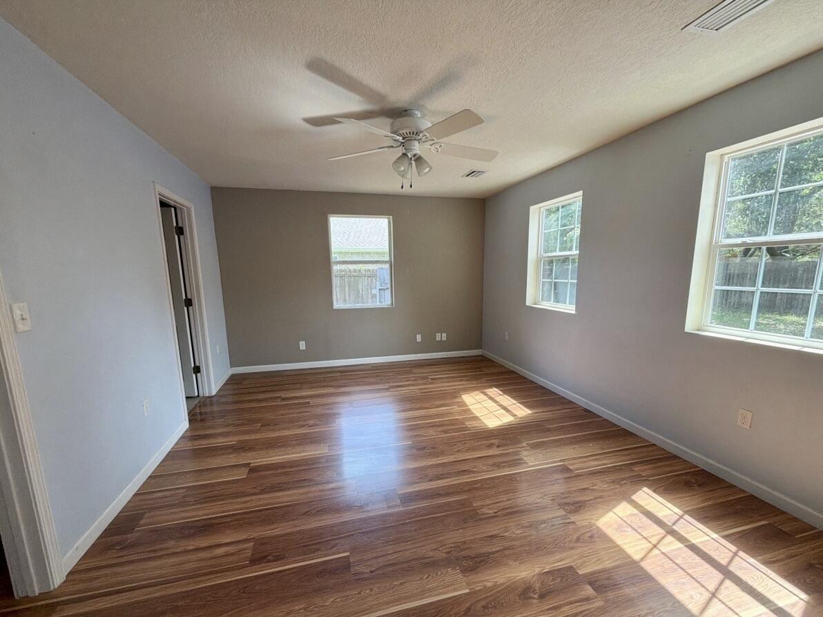 504 Manchester Road Fort Walton Beach, FL 32547 - Photo 10 of 21 2026.06.08 15.12.58.187