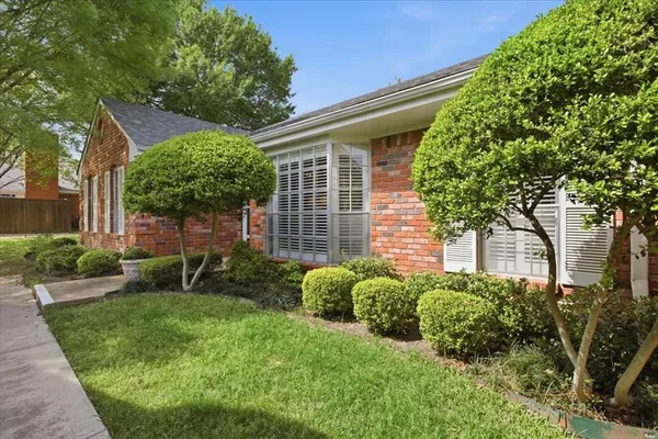 $285,000 | 1117 Roaring Springs Road, Fort Worth, TX 76114