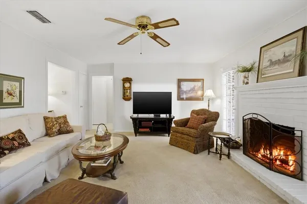 $285,000 | 1117 Roaring Springs Road, Fort Worth, TX 76114