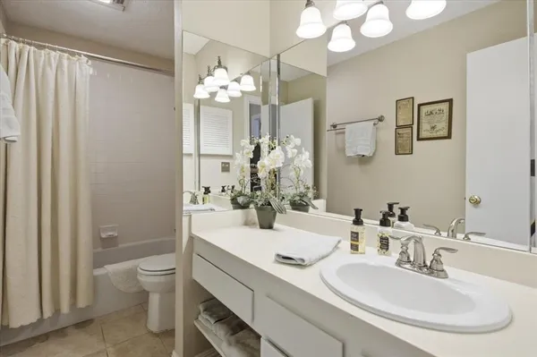 $285,000 | 1117 Roaring Springs Road, Fort Worth, TX 76114