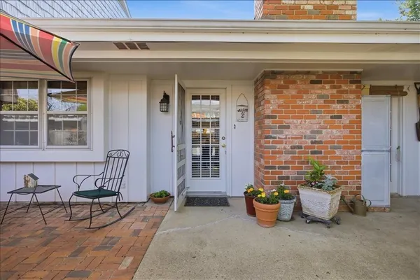 $285,000 | 1117 Roaring Springs Road, Fort Worth, TX 76114