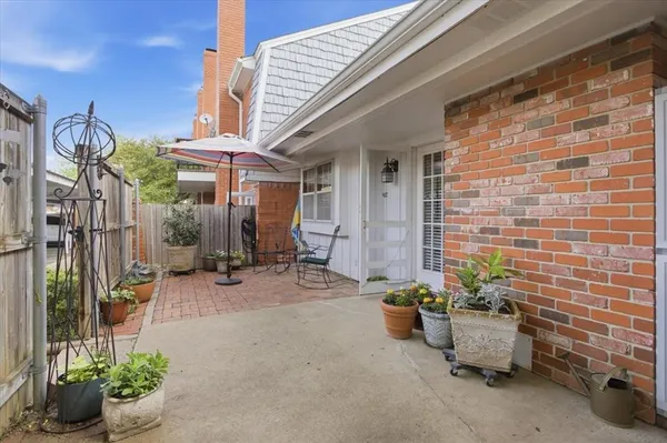 $285,000 | 1117 Roaring Springs Road, Fort Worth, TX 76114