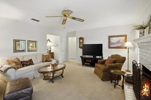 $285,000 | 1117 Roaring Springs Road, Fort Worth, TX 76114