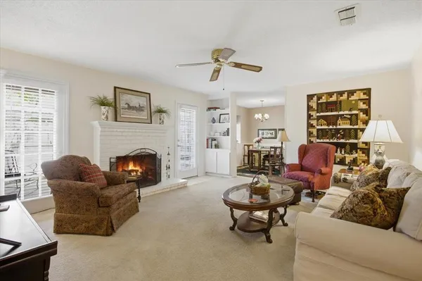 $285,000 | 1117 Roaring Springs Road, Fort Worth, TX 76114