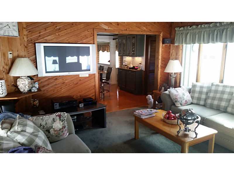 34 Glenside Road Cumberland, RI 02864 - Photo 8 of 16 Den/Family/Great Room.