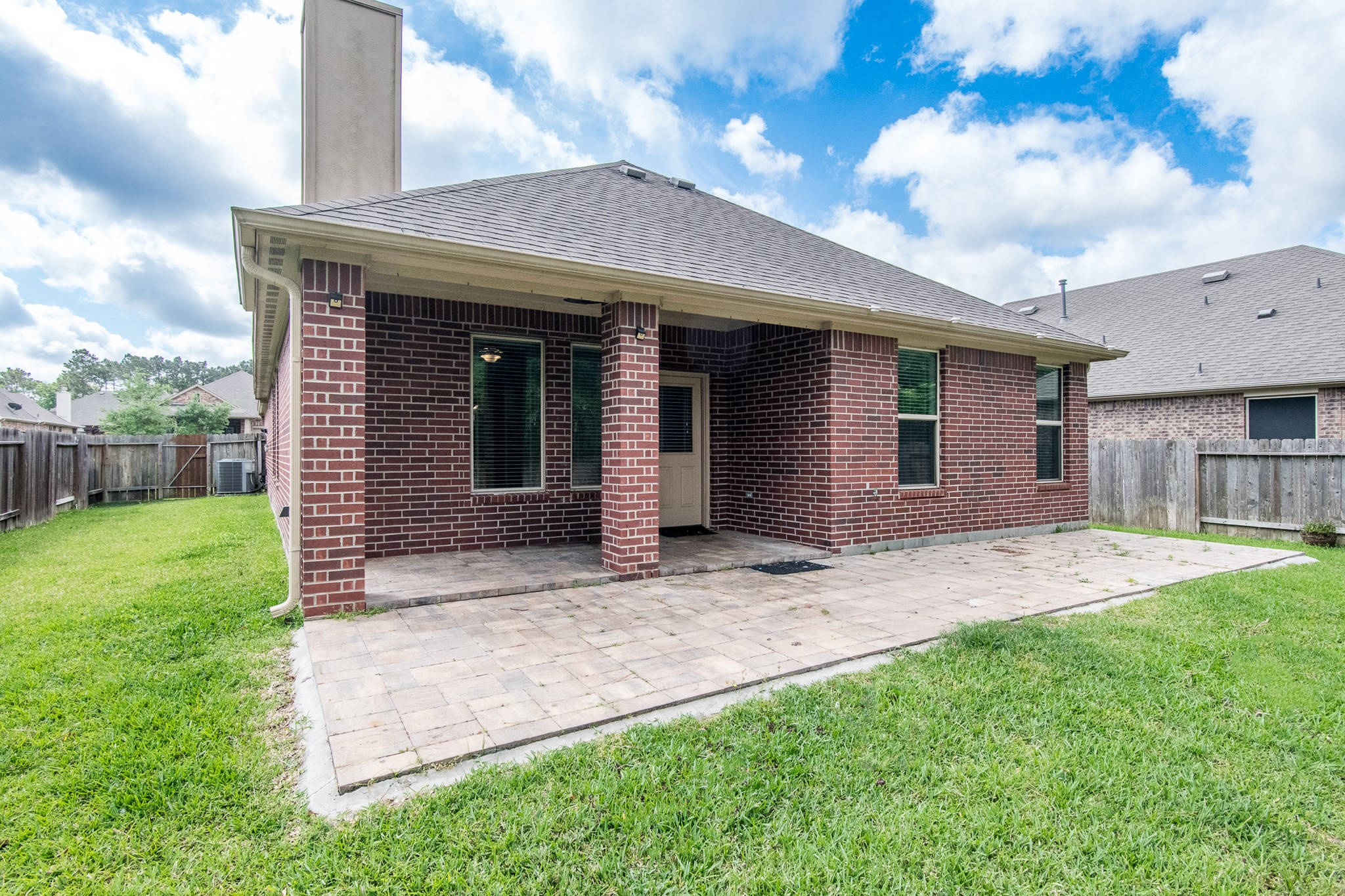 3211 Discovery Lane Conroe, TX 77301 - Photo 19 of 22 Covered patio area