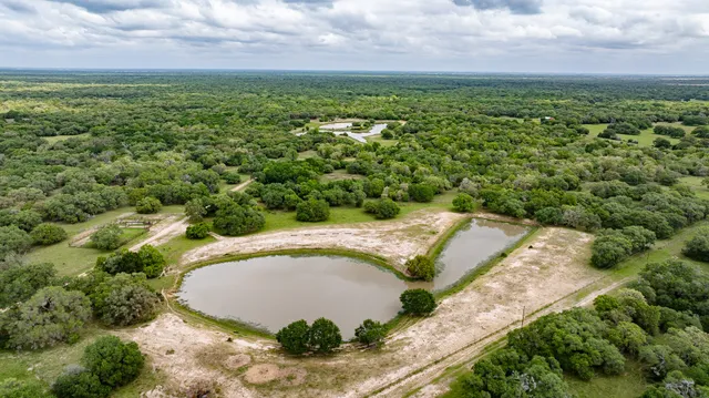 $5,275,000 | 3814 County Road 19, Hallettsville, TX 77964