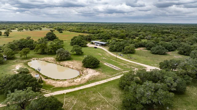 $5,275,000 | 3814 County Road 19, Hallettsville, TX 77964