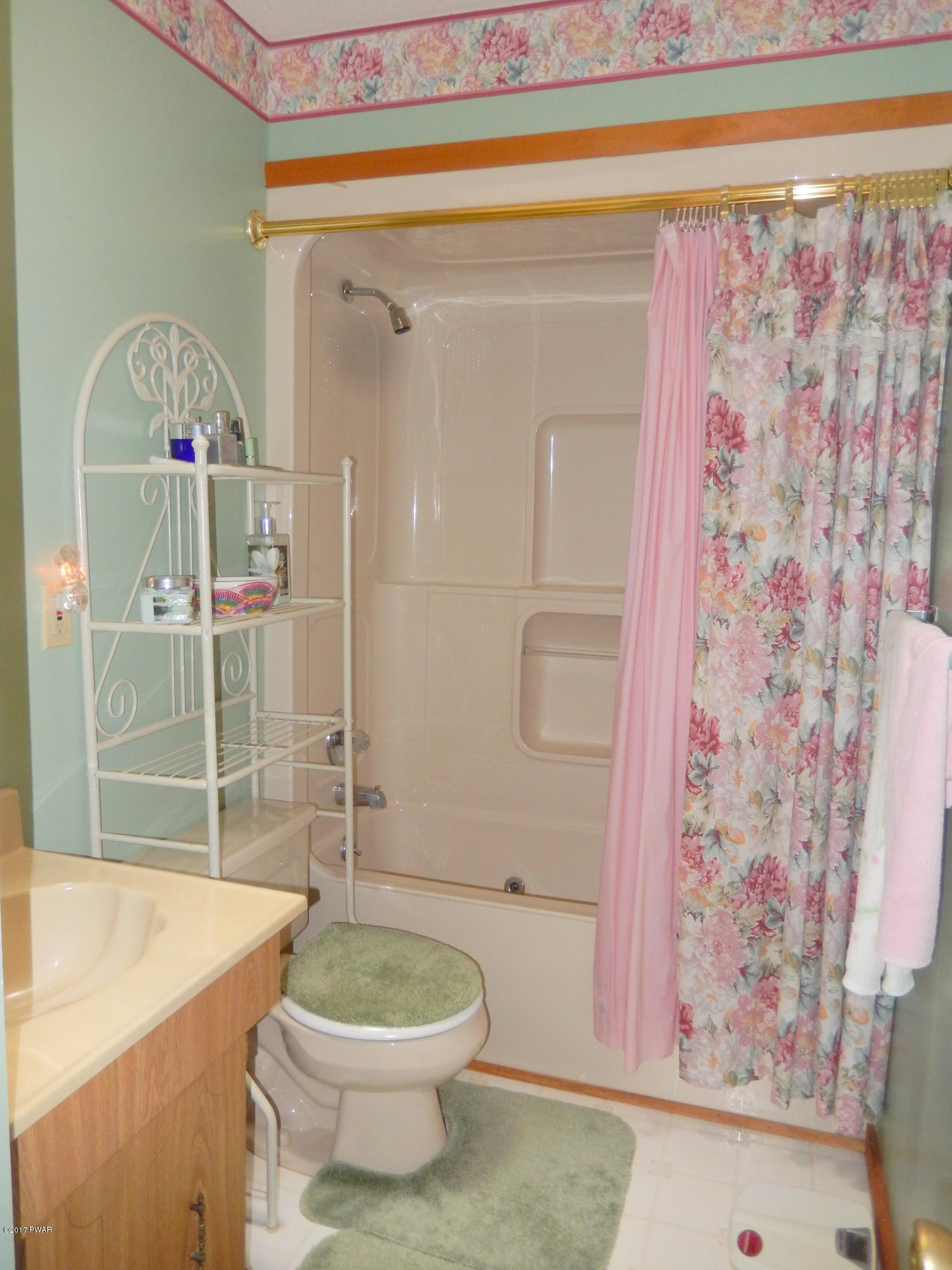 967 Ledgedale Road Lake Ariel, PA 18436 - Photo 24 of 51 full bath with jetted tub