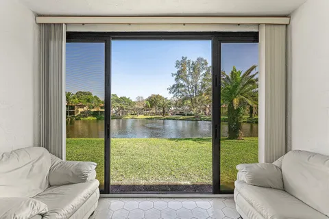 $229,950 | 9283 Vista Del Lago, Unit G, Boca Raton, FL 33428