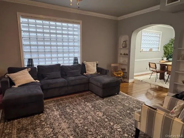 $950,000 | 144-11 75th Avenue | Kew Gardens Hills