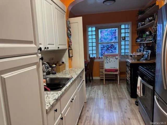 $950,000 | 144-11 75th Avenue | Kew Gardens Hills