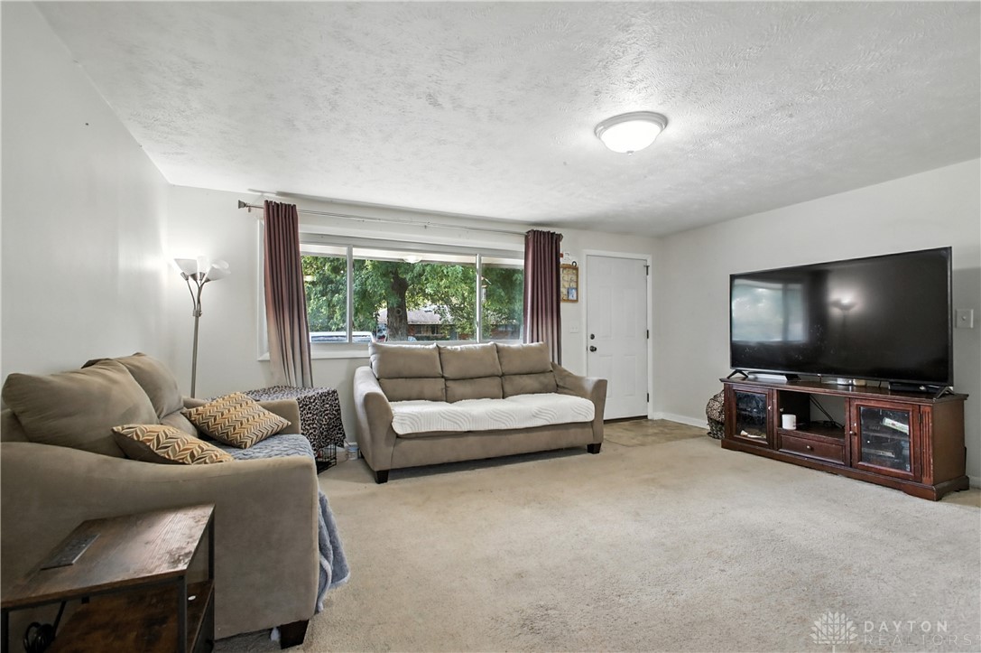4796 Lamme Road Dayton, OH 45439 - Photo 5 of 28
