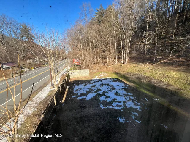 $2,700 | 2694 Highway 9W, Saugerties, NY 12477