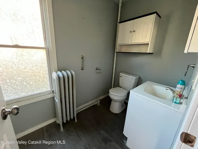 $2,700 | 2694 Highway 9W, Saugerties, NY 12477