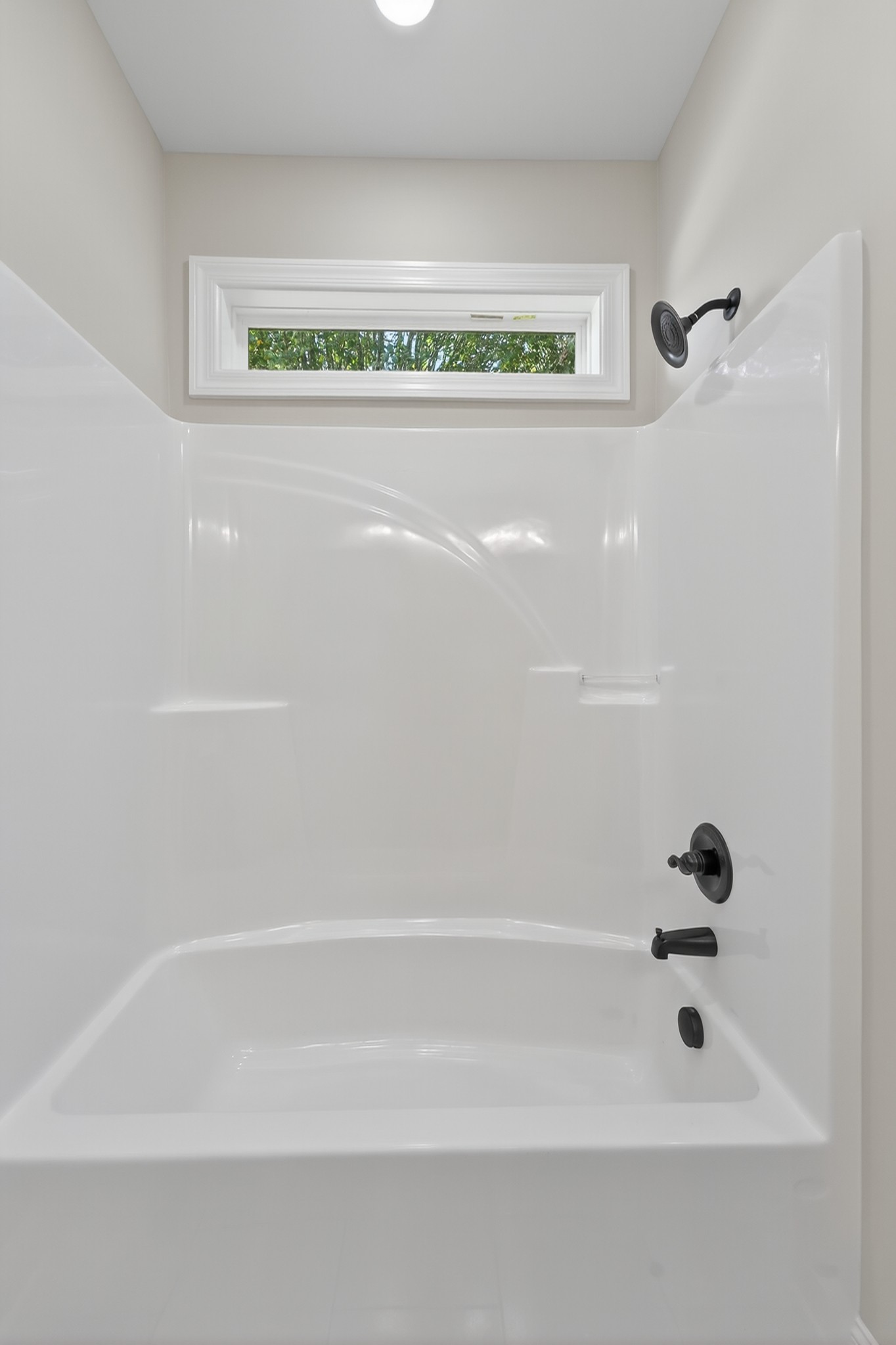 702 Meadow Road Mount Pleasant, TN 38474 - Photo 42 of 51 a bathroom with a bathtub