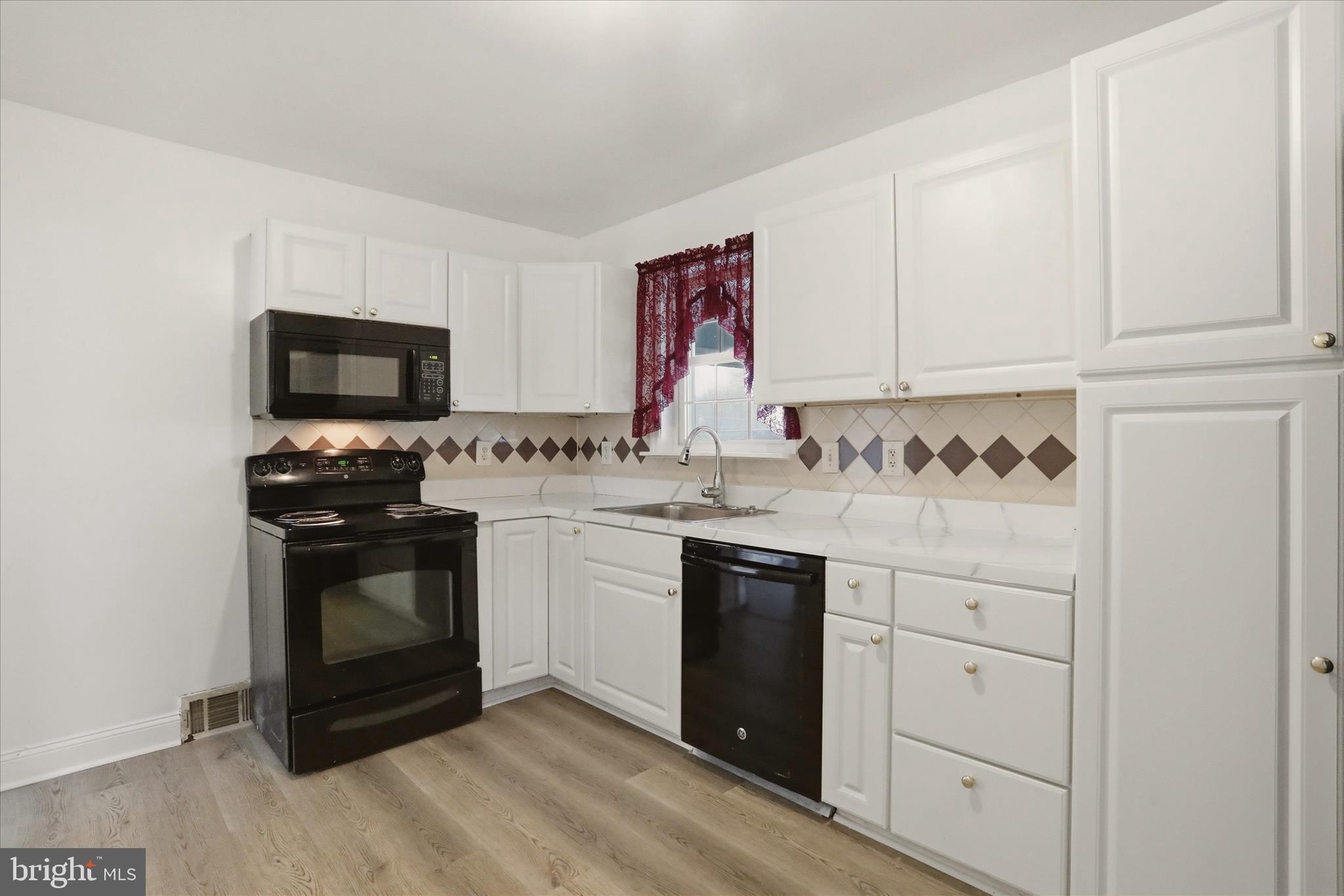 217 Nottingham Road Hagerstown, MD 21740 - Photo 10 of 30