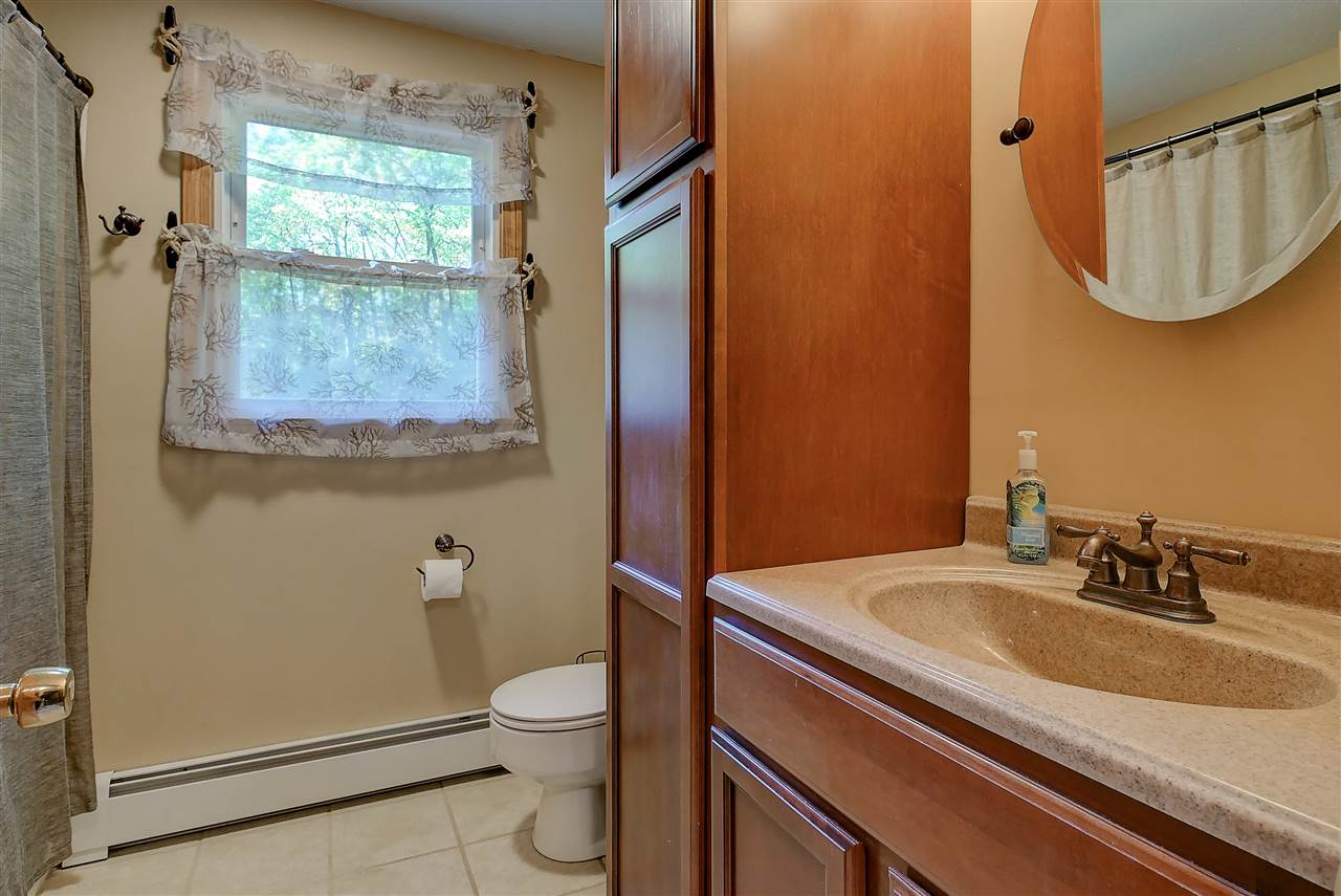 93 Kilrea Road Derry, NH 03038 - Photo 19 of 27