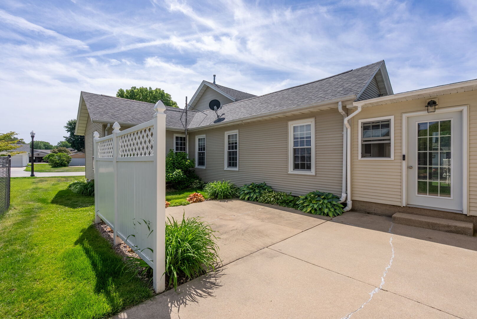 417 North State Street Geneseo, IL 61254 - Photo 46 of 51 a front view of a house with garden